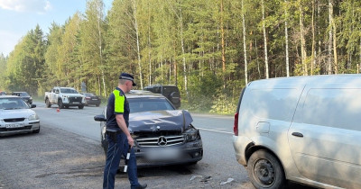 В Нижнем Тагиле женщина-водитель врезалась в попутную машину. В результате ДТП пострадал ребёнок