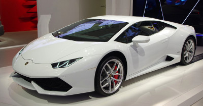 СМИ: В Екатеринбурге сын уральского миллиардера Игоря Алтушкина на Lamborghini за 40 млн рублей врезался в дом и сбил двух человек