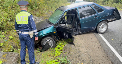 В Нижнем Тагиле лишённый прав водитель вновь сел за руль и попал в ДТП
