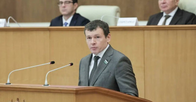 Новым спикером Заксобрания Свердловской области стал единоросс Дмитрий Жуков, которого поддержали представители всех фракций