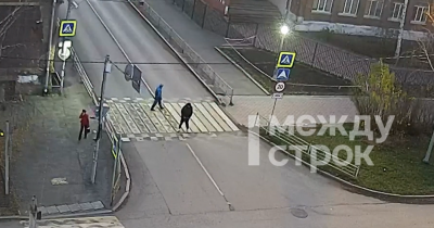 Не только в Брюсселе. В центре Нижнего Тагила «писающий мальчик» справил нужду прямо на пешеходном переходе (ВИДЕО)