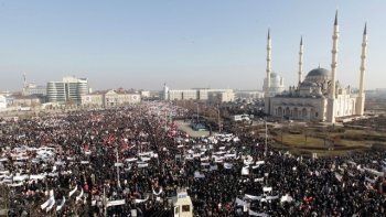 В Грозном тысячи людей вышли на митинг против преследования мусульман в Мьянме