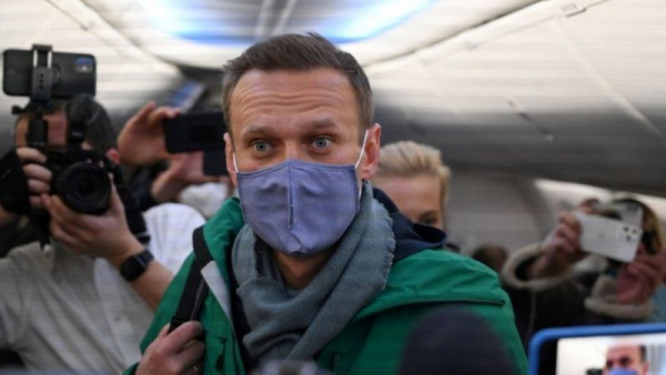 Суд над Навальным состоится прямо в отделе полиции, его адвоката уведомили об этом за несколько минут до его начала