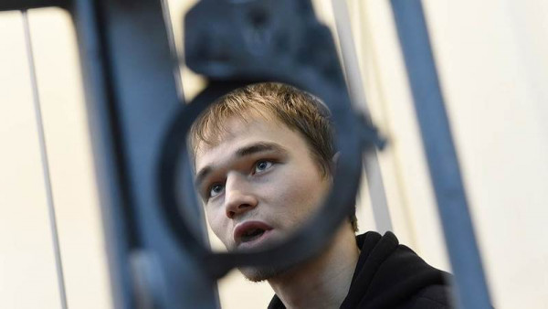 Суд приговорил математика Мифтахова к 6 годам колонии по обвинению в поджоге офиса «Единой России». Дело строилось на показаниях секретного свидетеля, который умер