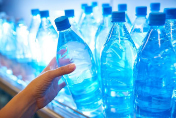 Роскачество недовольно бутилированной водой из магазинов Свердловской области