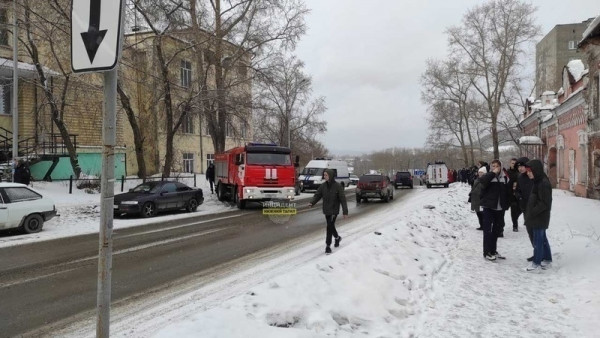 В Нижнем Тагиле из-за сообщения о минировании эвакуировали Демидовский колледж