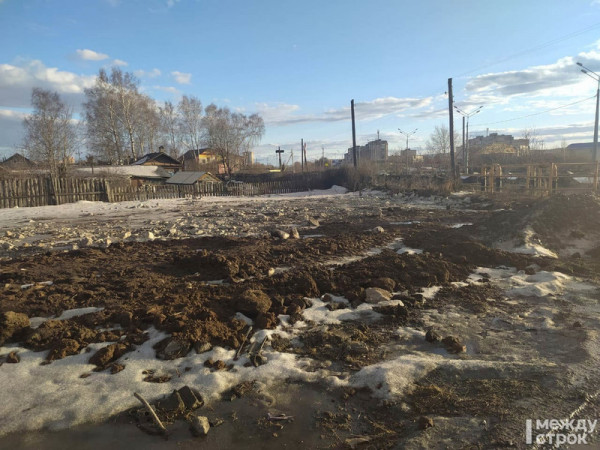 В Нижнем Тагиле жители частного сектора на Старой Гальянке добиваются отмены строительства пожароопасного объекта рядом с их домами