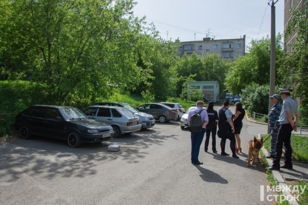 В Нижнем Тагиле мужчина вызвал полицию после того, как судебные приставы эвакуировали его автомобиль