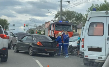 В Нижнем Тагиле в автоаварии на Уральском проспекте пострадала женщина