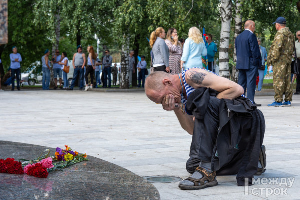 В Нижнем Тагиле десантники отметили День ВДВ (ФОТОРЕПОРТАЖ)