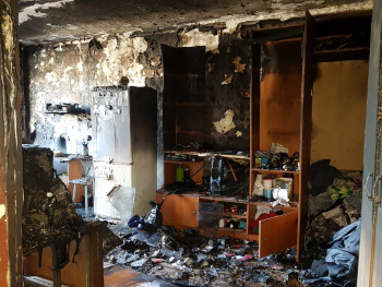 В Нижнем Тагиле на Вагонке при пожаре в многоквартирном доме спасли двоих детей 