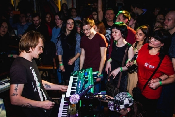 ​​​​​​​В России общепиту запретили работать после 23:00 из-за пандемии коронавируса 