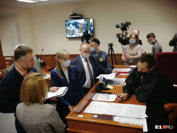 Свердловский областной суд отказал общественникам в отмене QR-кодов