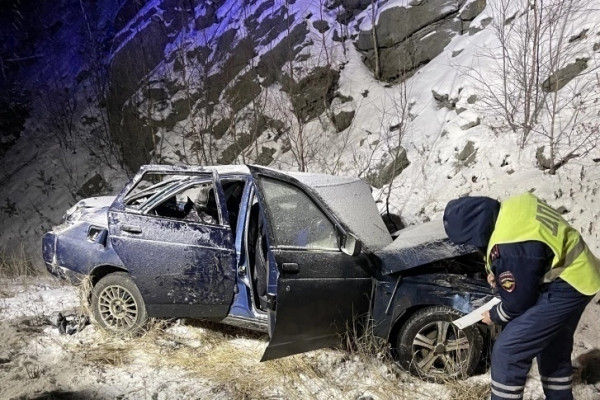 На Серовском тракте под Нижним Тагилом в лобовом ДТП погиб водитель
