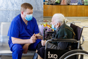 Свердловские врачи вылечили от коронавируса 103-летнюю пациентку