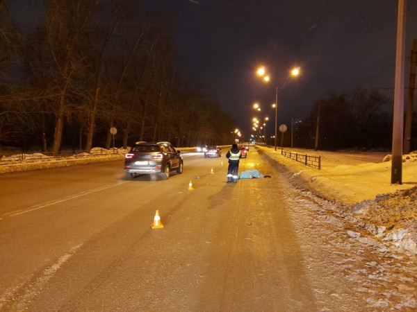 В Нижнем Тагиле на Восточном шоссе насмерть сбили мужчину, переходившего дорогу на красный 