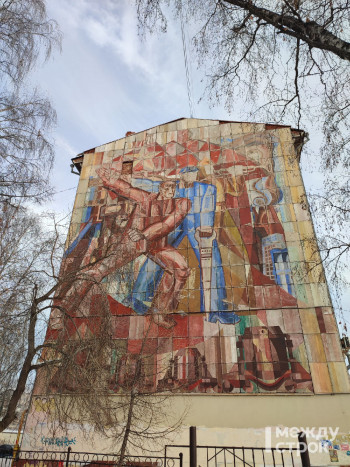 Владислав Пинаев пообещал сохранять советские фрески при капитальных ремонтах зданий 