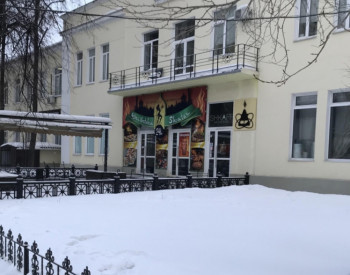 В Нижнем Тагиле полицейские изъяли в ресторанах «Огни Востока» и «Кавказская пленница» около 400 литров контрафактного алкоголя (ВИДЕО)