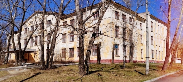 «Первый эффективный руководитель за последние 20 лет». В Нижнем Тагиле учителя, родители и школьники требуют вернуть уволенного директора школы №138 