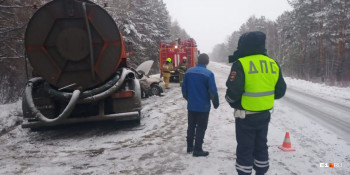 В Свердловской области в ДТП из-за снегопада погибло трое человек