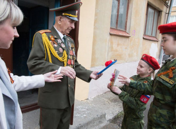 В Нижнем Тагиле военные поздравили 97-летнего ветерана с Днём Победы
