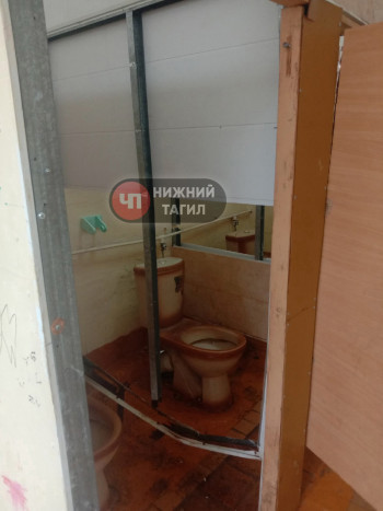 Школа № 50 из Нижнего Тагила вошла в топ всероссийского антирейтинга учебных заведений с самыми худшими школьными туалетами