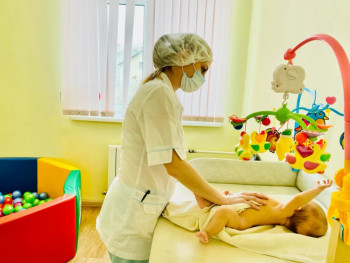 Врачи детской больницы Нижнего Тагила разработали программу реабилитации младенцев