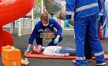 В Нижнем Тагиле на детской площадке у цирка серьёзно травмировалась 7-летняя девочка