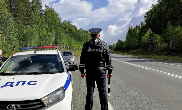 В Нижнем Тагиле сотрудники ГИБДД за минувшие выходные пресекли 49 выездов на встречную полосу, 15 водителей управляли транспортом в нетрезвом виде