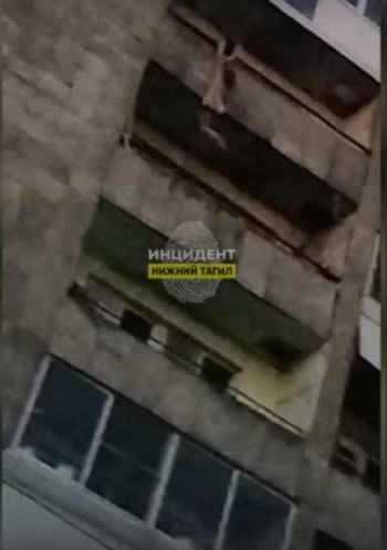 В Нижнем Тагиле на Вагонке с балкона многоэтажки выпала женщина
