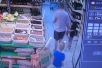 В одном из магазинов Нижнего Тагила мужчина пытался увести с собой троих детей
