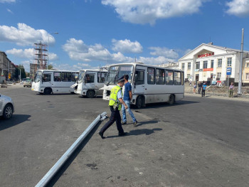 В Нижнем Тагиле автобус врезался в столб