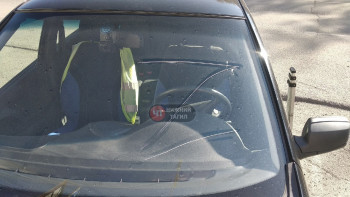 В Нижнем Тагиле хулиганы испортили несколько автомобилей с наклейками Z
