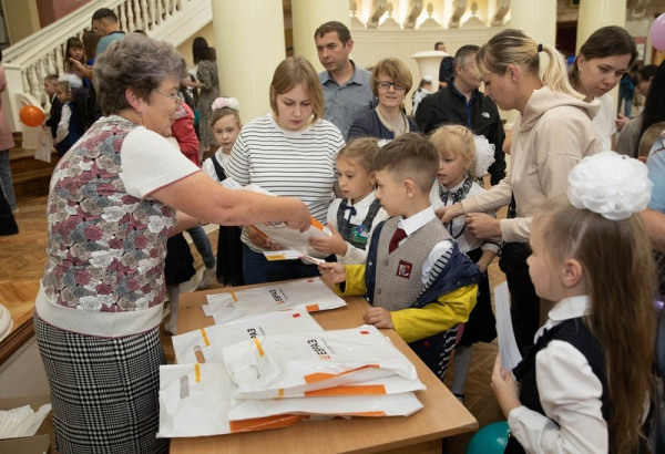 ЕВРАЗ направил более 8 млн рублей на подготовку школ Нижнего Тагила и Качканара к новому учебному году 