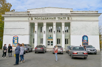 После реконструкции у Молодёжного театра появятся камерный зал, большой цех для создания декораций и свой уютный сквер 