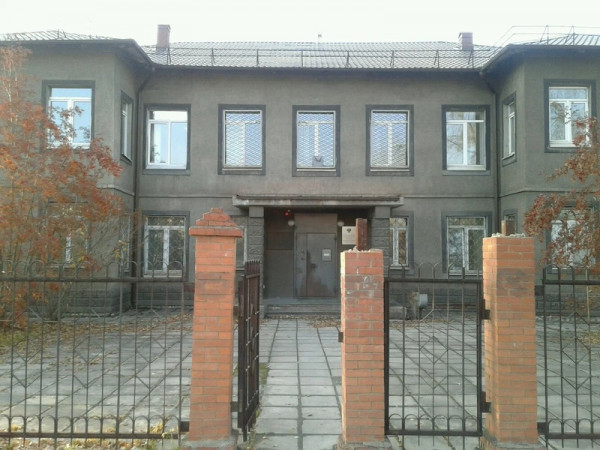 В Нижнем Тагиле инвалид добился установки в его подъезде безопасной лестницы