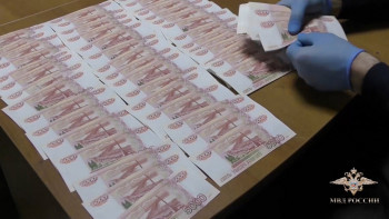 В Нижнем Тагиле полицейские задержали курьеров, которые забирали деньги у обманутых телефонными мошенниками пенсионеров