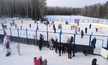 ЕВРАЗ выделил 400 тысяч рублей на строительство нового хоккейного корта в посёлке Горноуральский