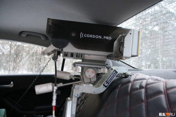 С начала зимы в Свердловской области сотрудники ГИБДД пресекли более 2 тысяч нарушений ПДД при помощи передвижных камер Cordon.Pro
