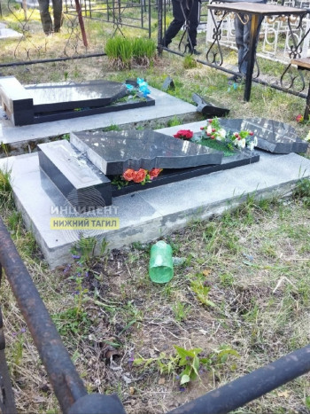 На центральном кладбище Нижнего Тагила вандалы разрушили 15 надгробий
