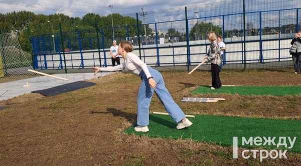 В Нижнем Тагиле в парке «Народный» открыли площадку для игры в городки (ВИДЕО)