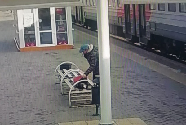 Тагильчанин украл на вокзале в Екатеринбурге ноутбук, чтобы подарить его жене