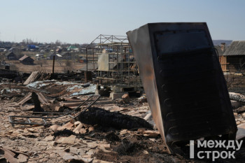 Виновник крупного пожара в Висиме, уничтожившего 7 жилых домов, предстанет перед судом
