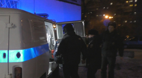 Полицейские Нижнего Тагила задержали несовершеннолетнего курьера-мошенника из Нижнего Новгорода Полицейские Нижнего Тагила задержали несовершеннолетнего курьера-мошенника из Нижнего Новгорода