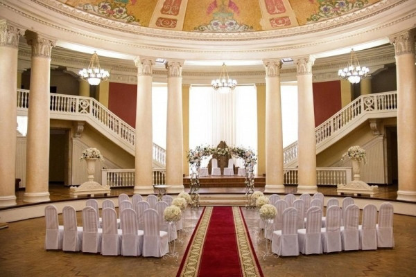 В атмосфере радости, любви, душевного тепла и позитива. В ДК НТМК начато бронирование свадеб и церемоний бракосочетания на лето и осень 2024 года