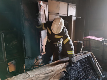 В многоэтажке на улице Космонавтов в Нижнем Тагиле произошёл пожар из-за непотушенной сигареты