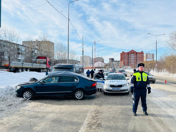 В Нижнем Тагиле на улице Серова произошло смертельное ДТП (ВИДЕО)