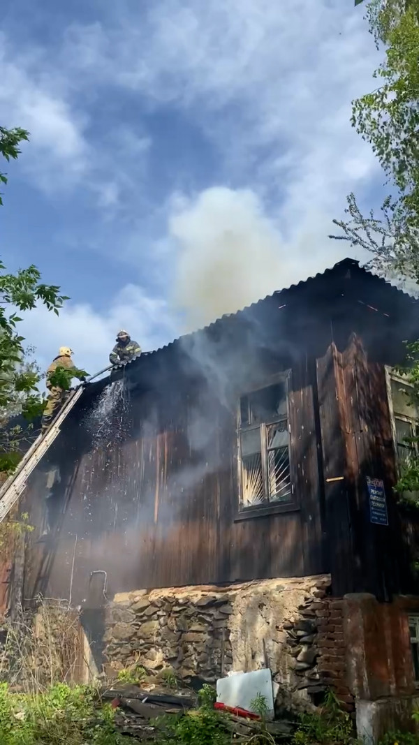 На улице Уральской в Нижнем Тагиле горела ещё одна заброшка (ВИДЕО)