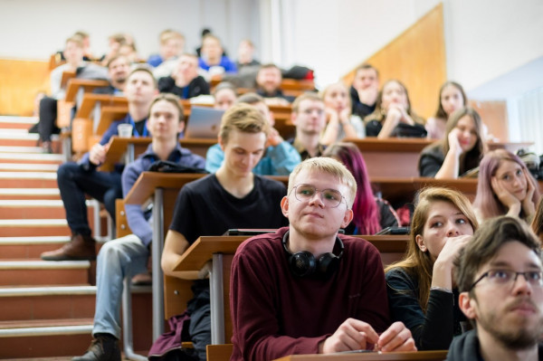 ЮУрГУ расширяет меры поддержки: новые скидки и льготы для абитуриентов