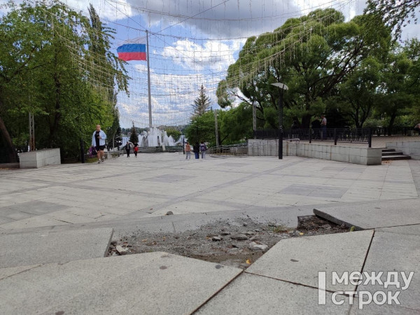Разруха в центре города. Жители Нижнего Тагила пожаловались на удручающее состояние Театрального сквера (ВИДЕО)
